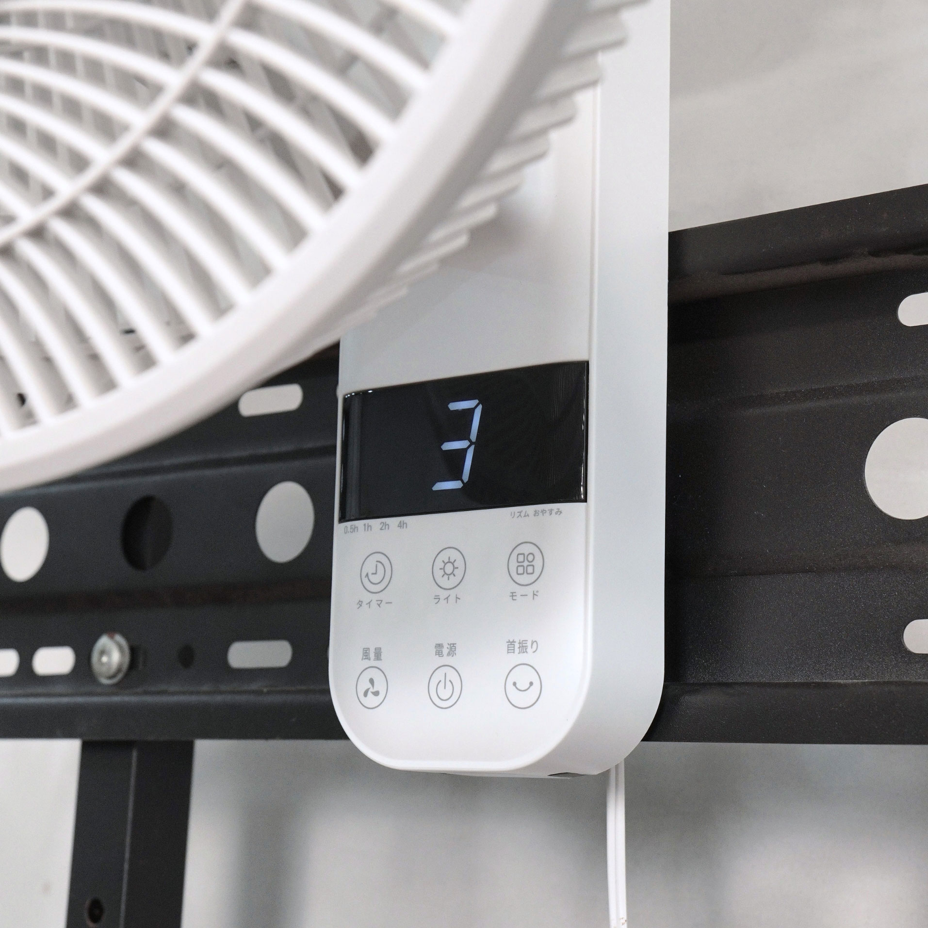 Hoạt động ổn định ở cả tần số 50Hz – 60Hz