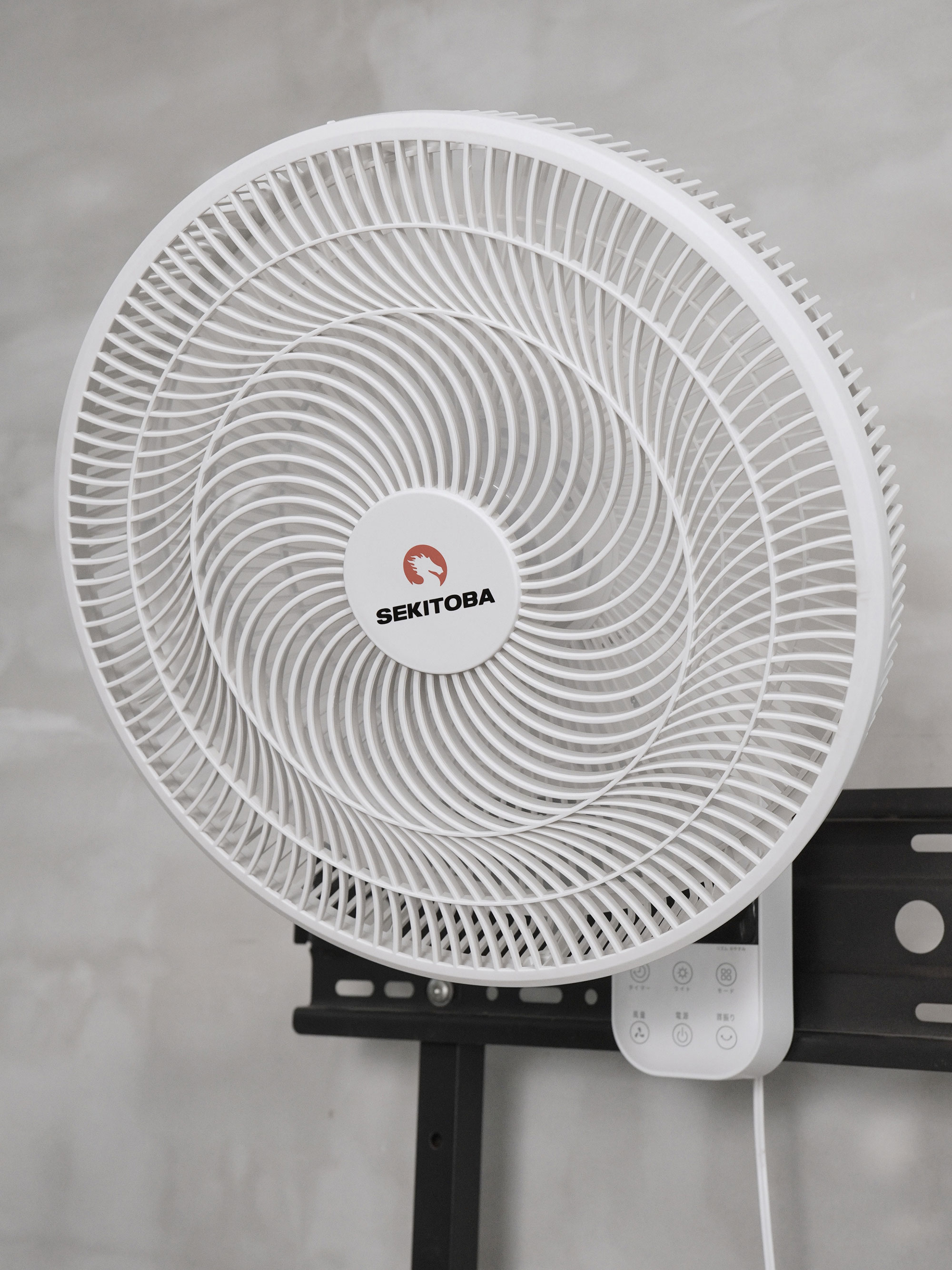 Đường kính cánh 403mm – làm mát hiệu quả cho nhiều không gian